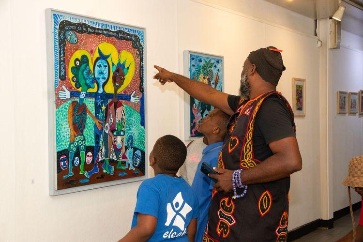 Vernissage de l'exposition "Les Mendiants de la Paix" de l'artiste Hervé YAMGUEM 